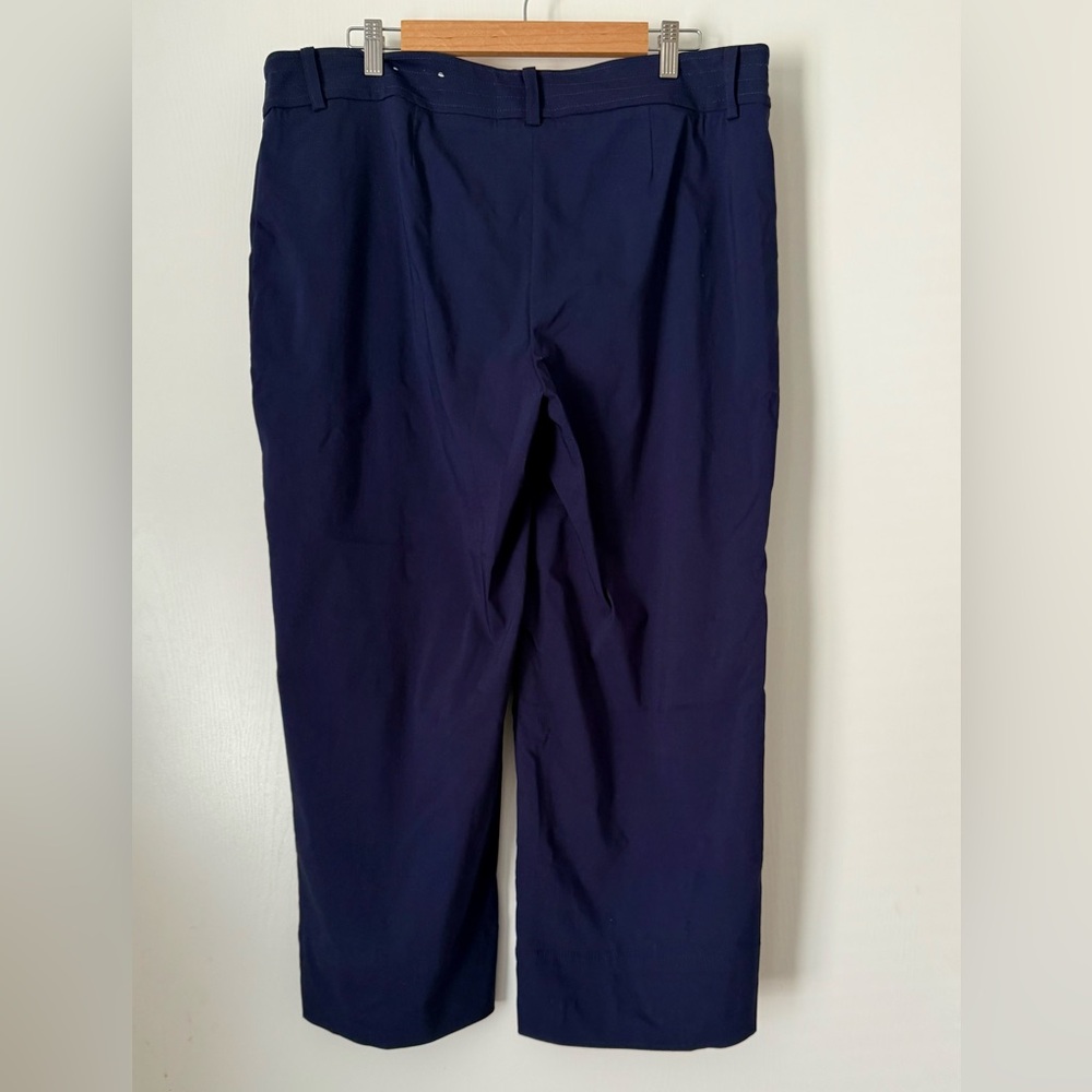 ✨NWT Chicos Trapunto Cropped Pants Navy - Picture 3 of 5